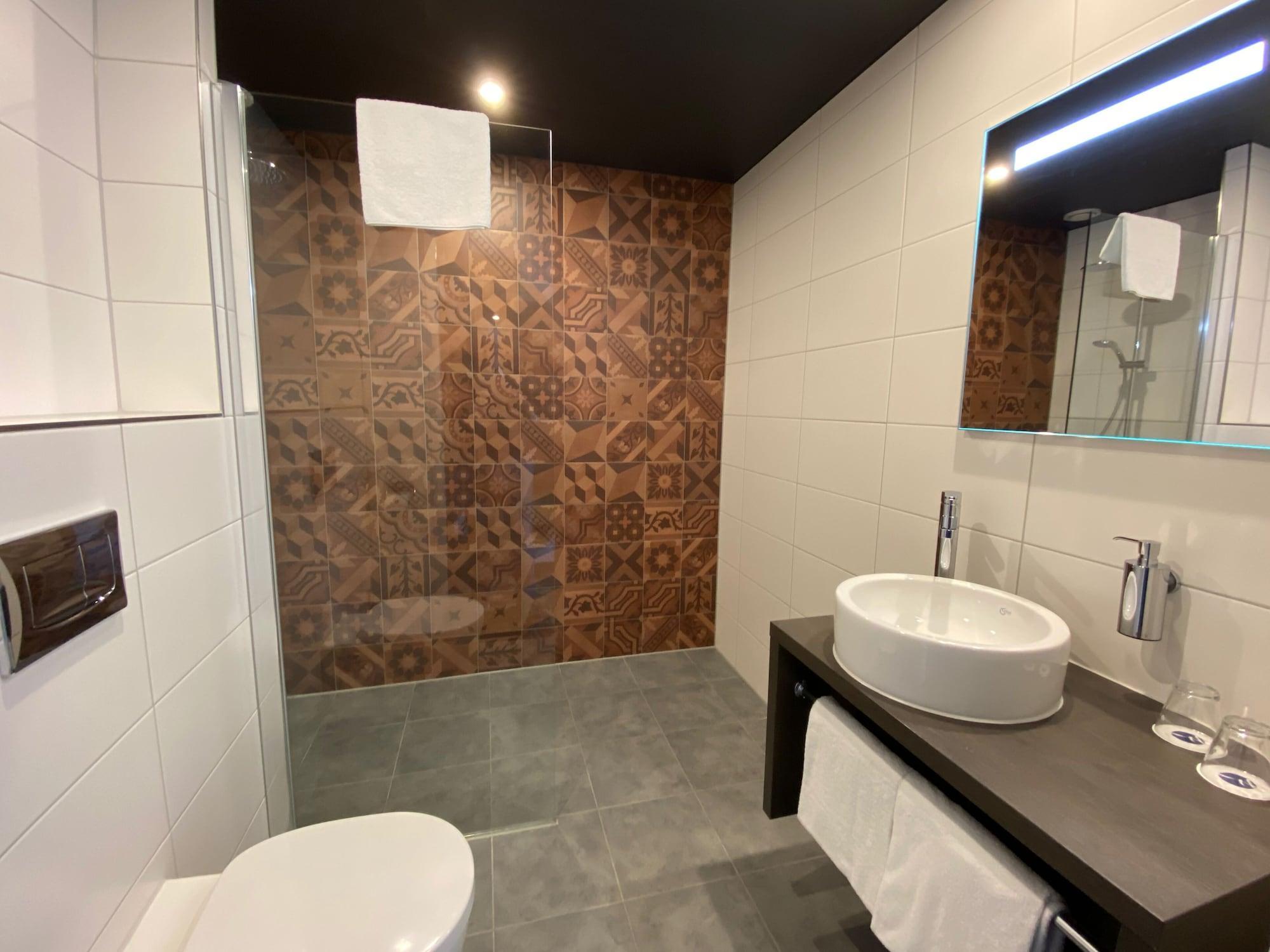 Fletcher Hotel-Restaurant Byzoo Емен Екстериор снимка